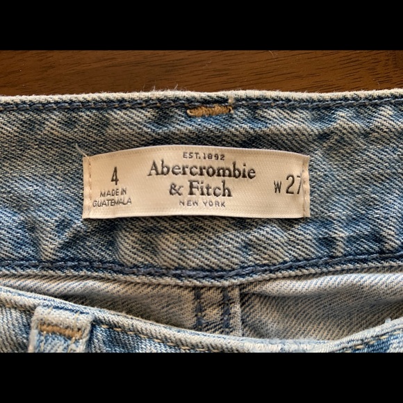 Abercrombie & Fitch distressed jean shorts - Picture 4 of 4